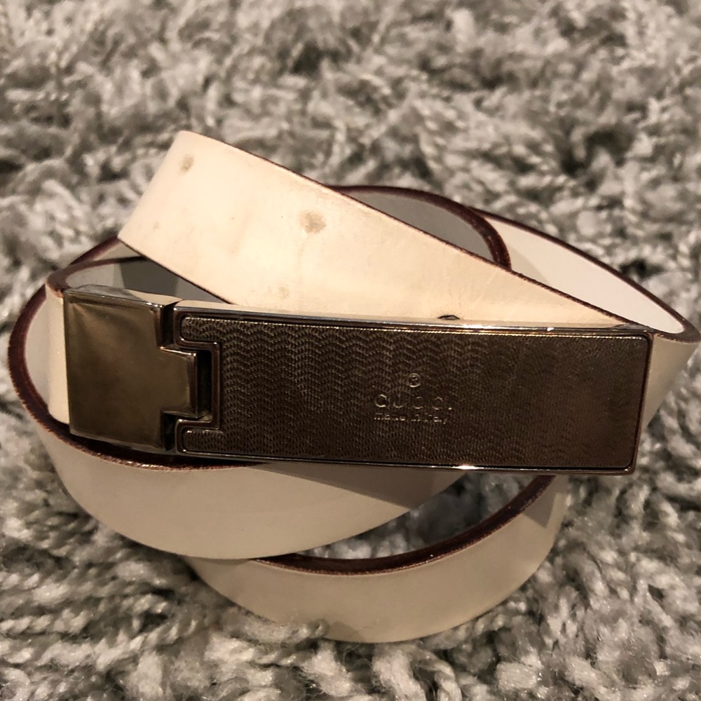 USED! Gucci belt in White with Silver Hardware 30